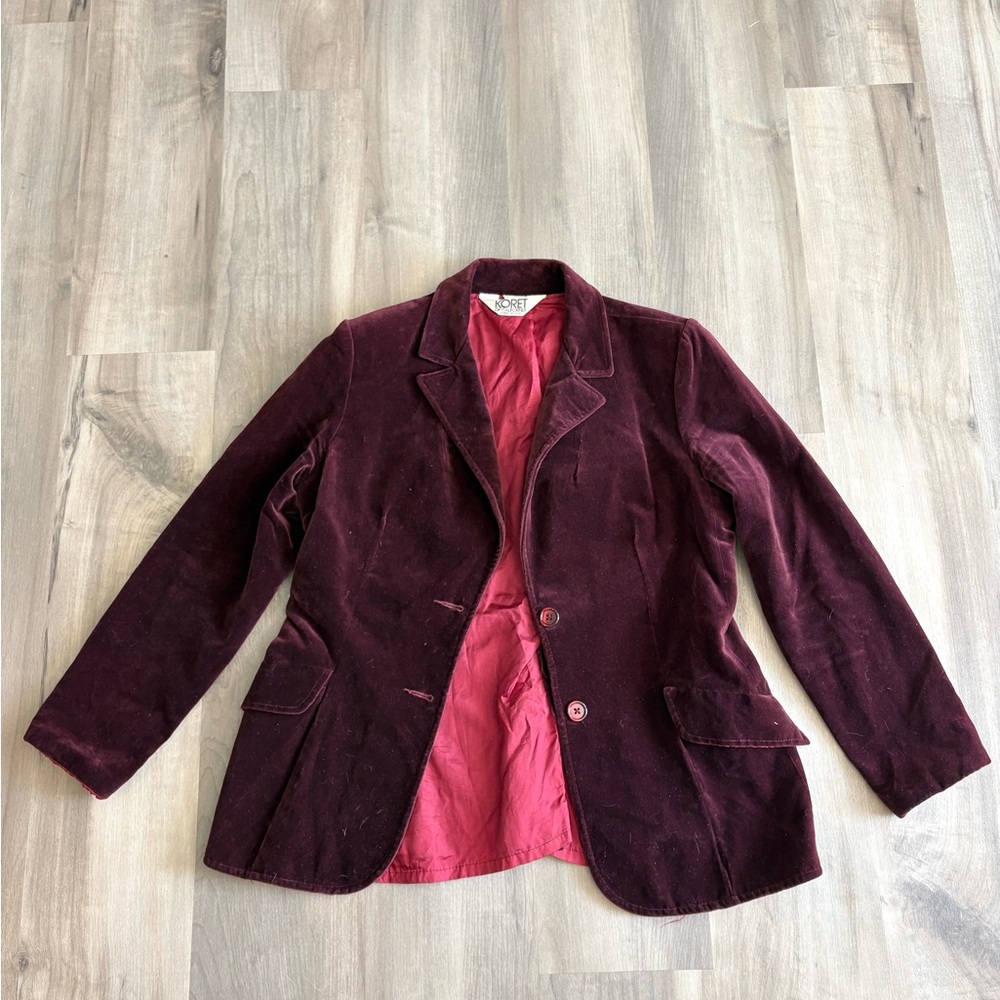 Koret by California Vintage Women's Velvet Blazer in Deep Burgundy